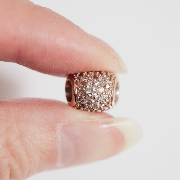 Authentic PANDORA Rose Gold Gleaming Ladybug Heart Charm - Picture 4 of 6